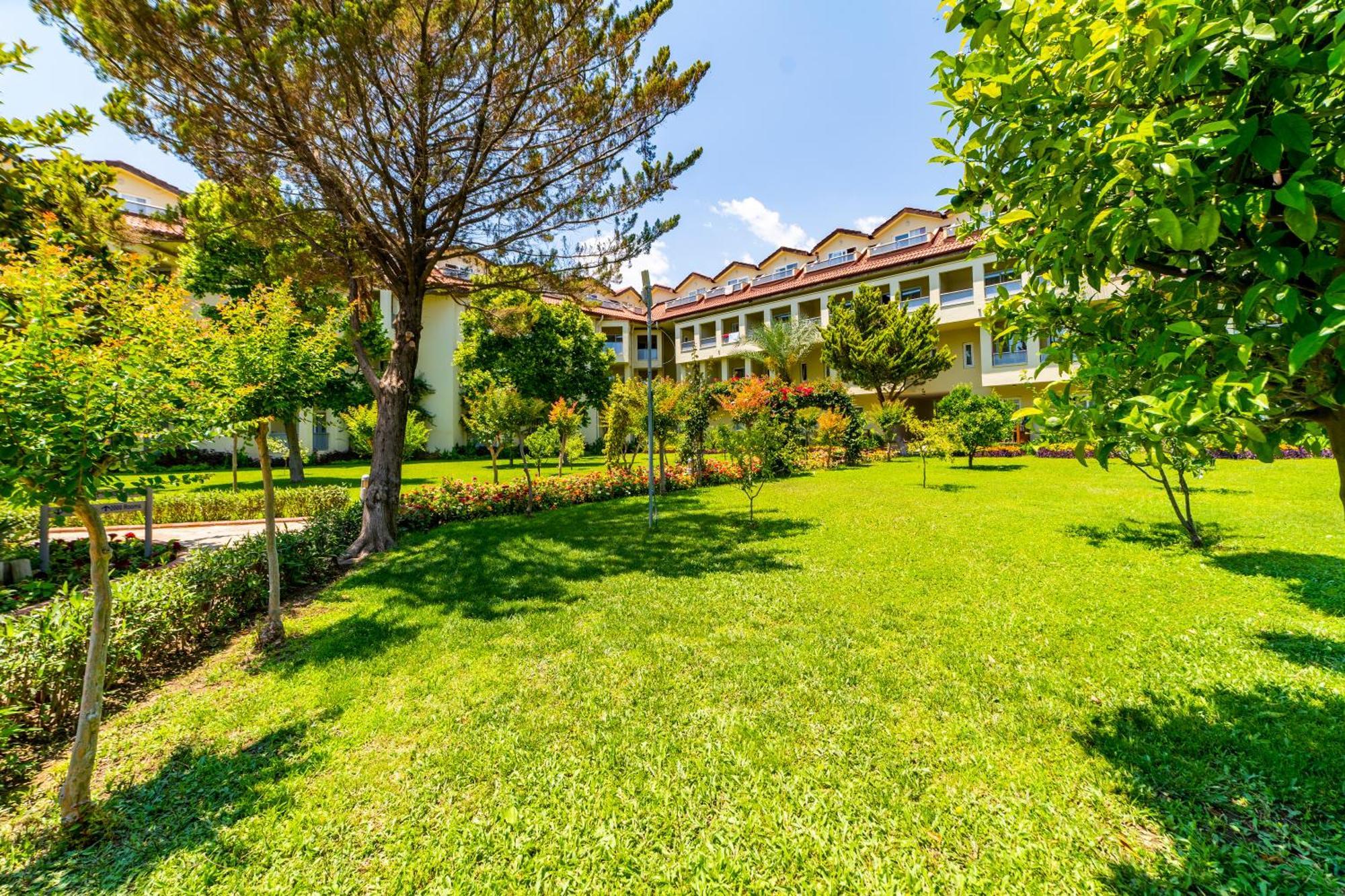 Queen'S Park Le Jardin Кемер Екстер'єр фото
